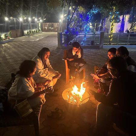 Villa Kaashi Flora Varanasi Esterno foto