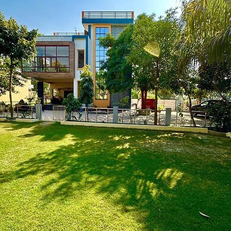 Villa Kaashi Flora Varanasi Esterno foto