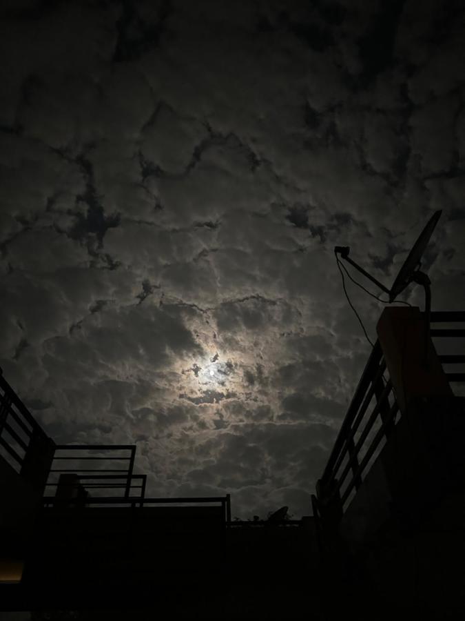 Villa Kaashi Flora Varanasi Esterno foto