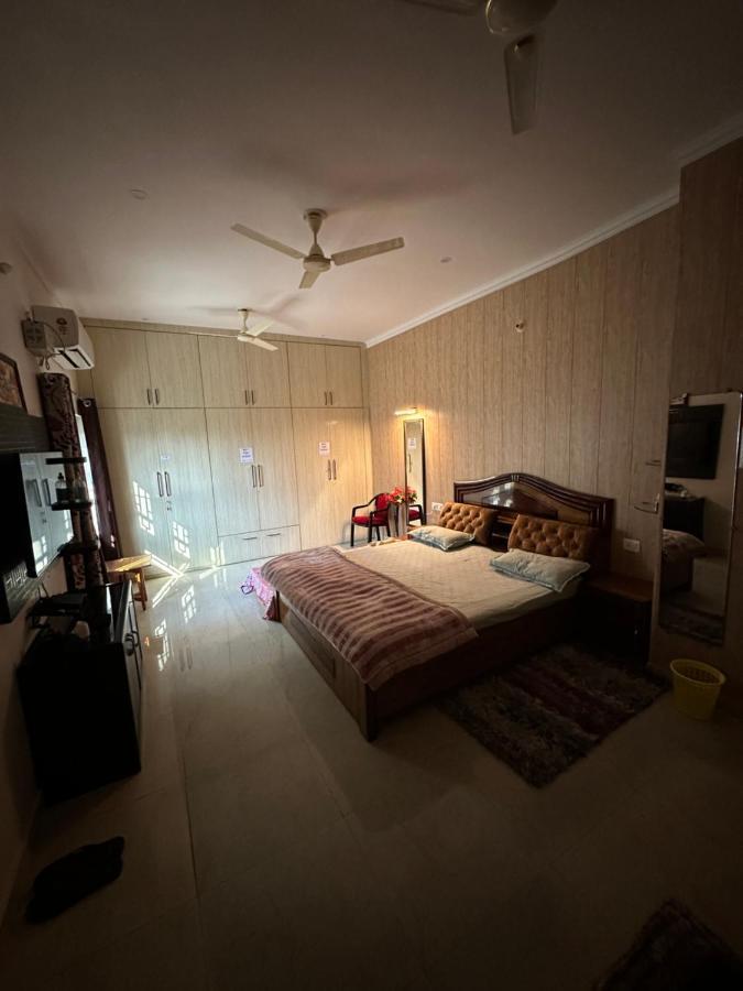 Villa Kaashi Flora Varanasi Esterno foto