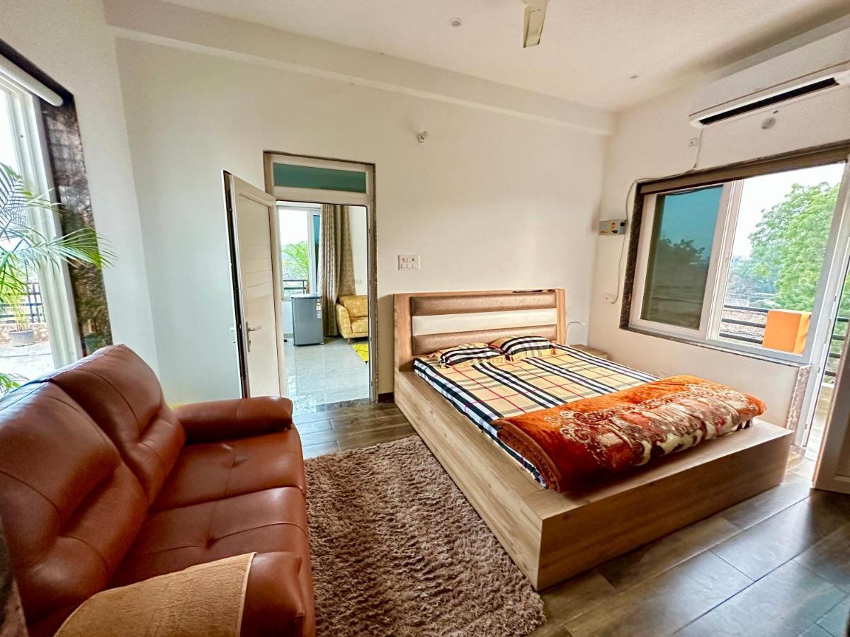 Villa Kaashi Flora Varanasi Esterno foto