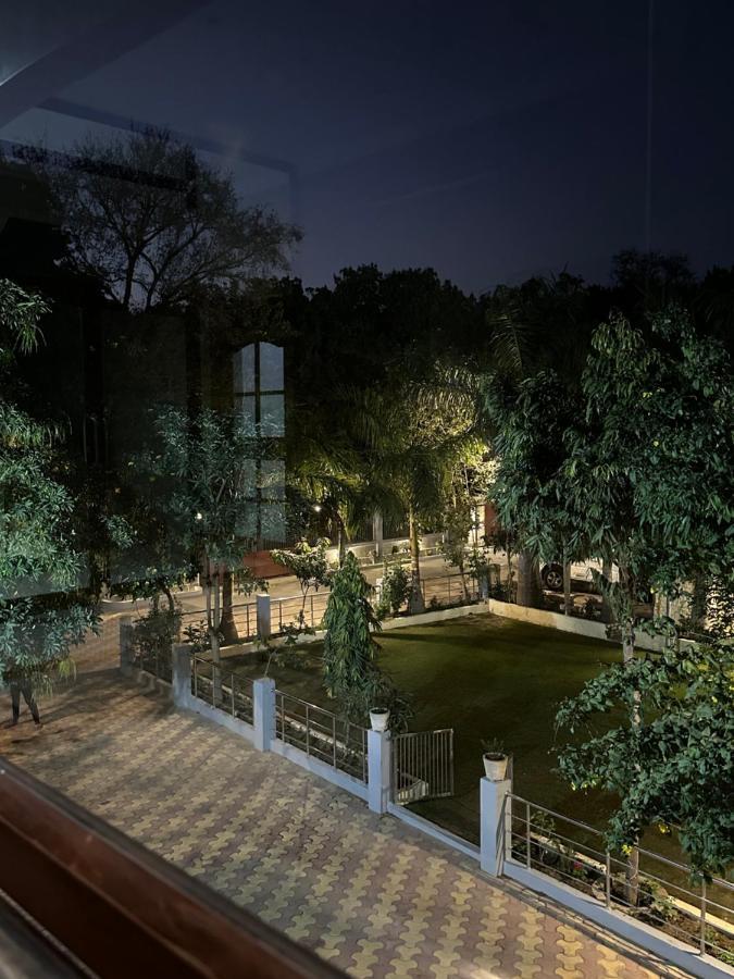 Villa Kaashi Flora Varanasi Esterno foto