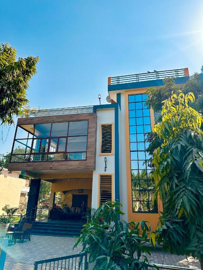 Villa Kaashi Flora Varanasi Esterno foto
